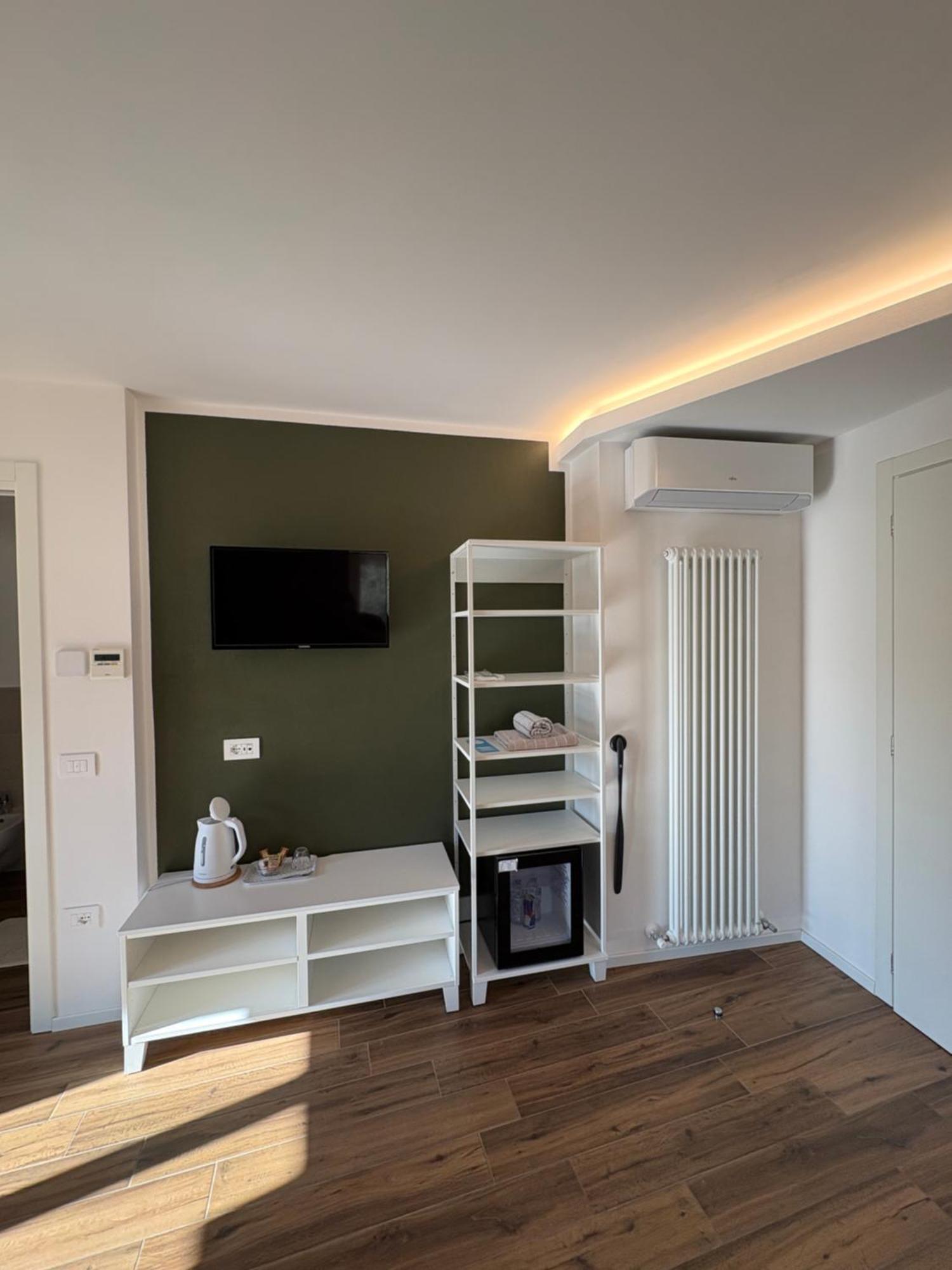 Casa Pitem Bed and Breakfast Torbole Sul Garda Rum bild