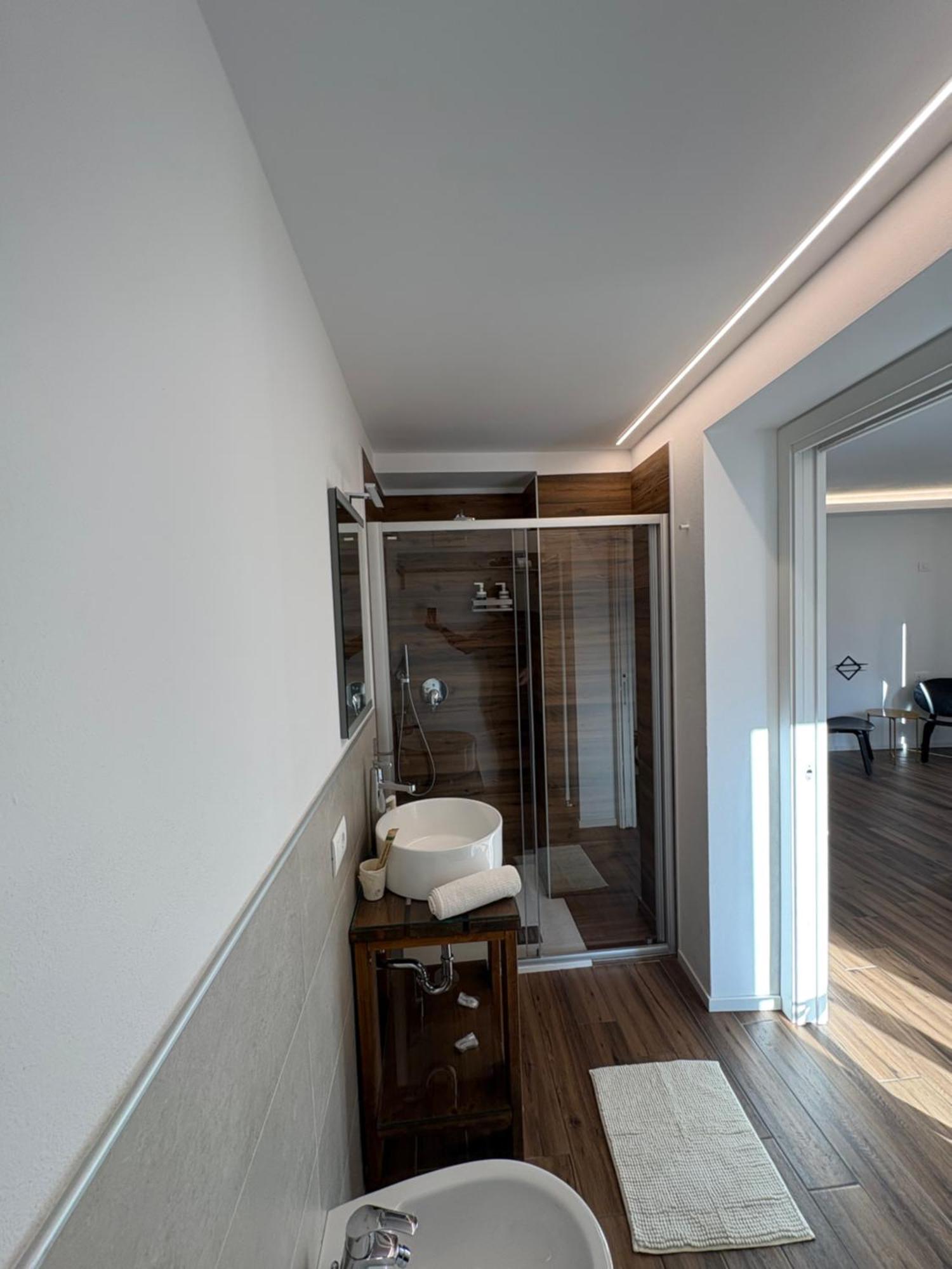 Casa Pitem Bed and Breakfast Torbole Sul Garda Rum bild