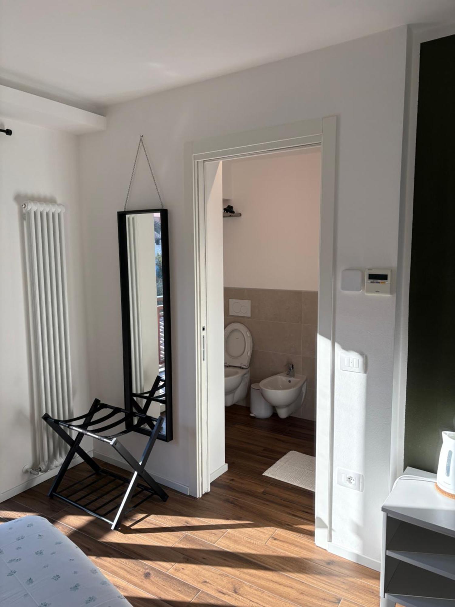 Casa Pitem Bed and Breakfast Torbole Sul Garda Rum bild