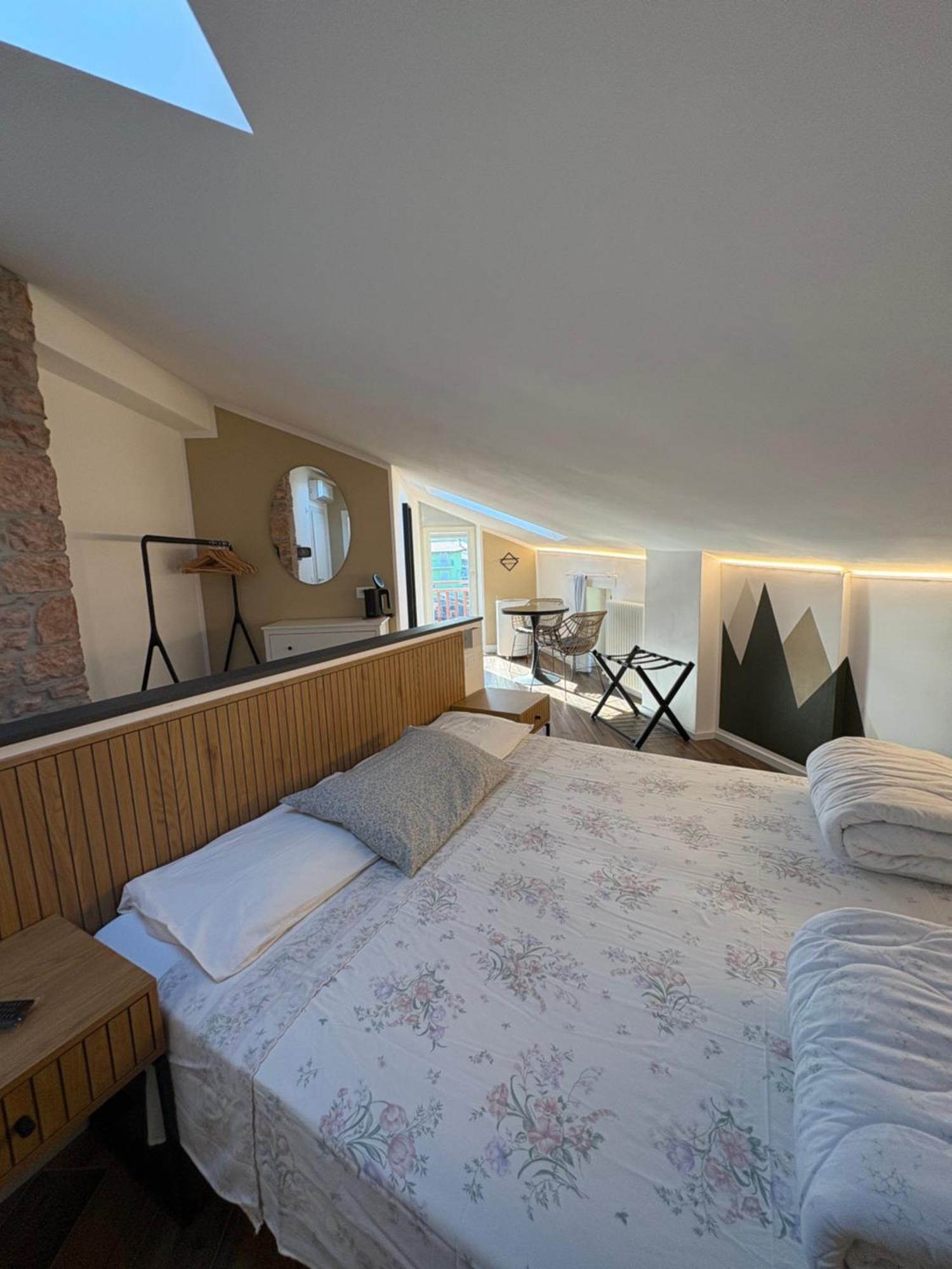 Casa Pitem Bed and Breakfast Torbole Sul Garda Rum bild