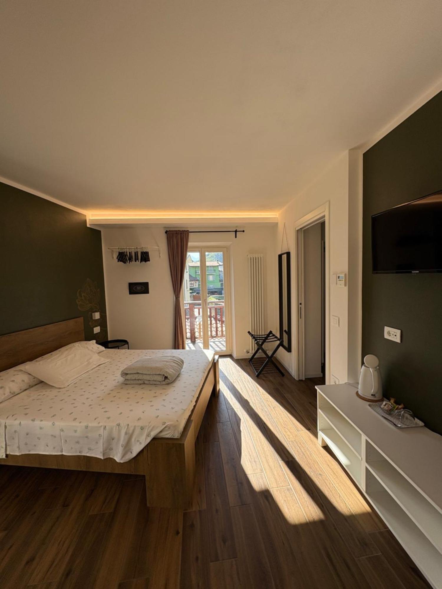 Casa Pitem Bed and Breakfast Torbole Sul Garda Rum bild