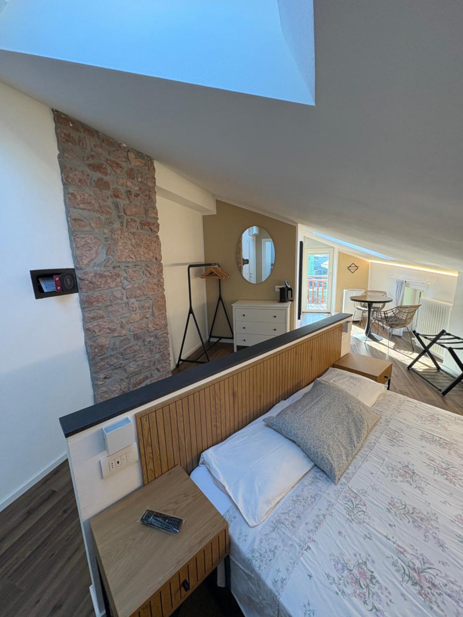 Casa Pitem Bed and Breakfast Torbole Sul Garda Rum bild
