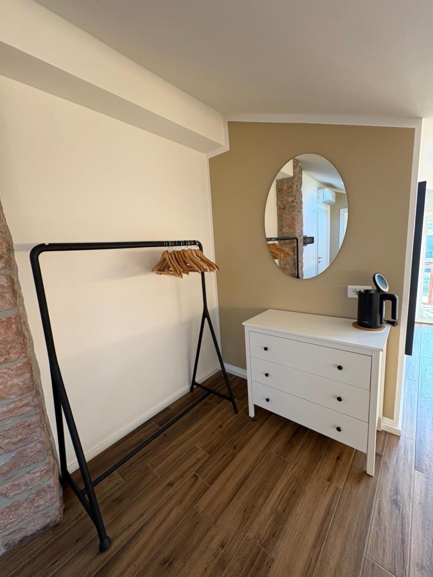 Casa Pitem Bed and Breakfast Torbole Sul Garda Rum bild