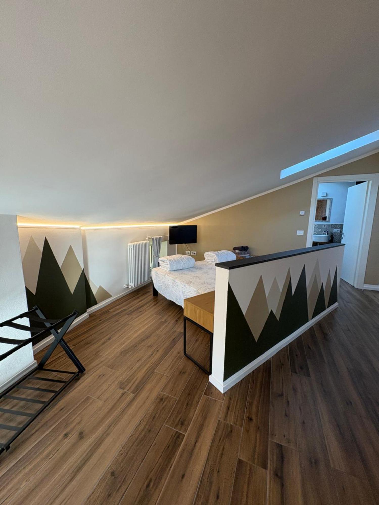 Casa Pitem Bed and Breakfast Torbole Sul Garda Rum bild