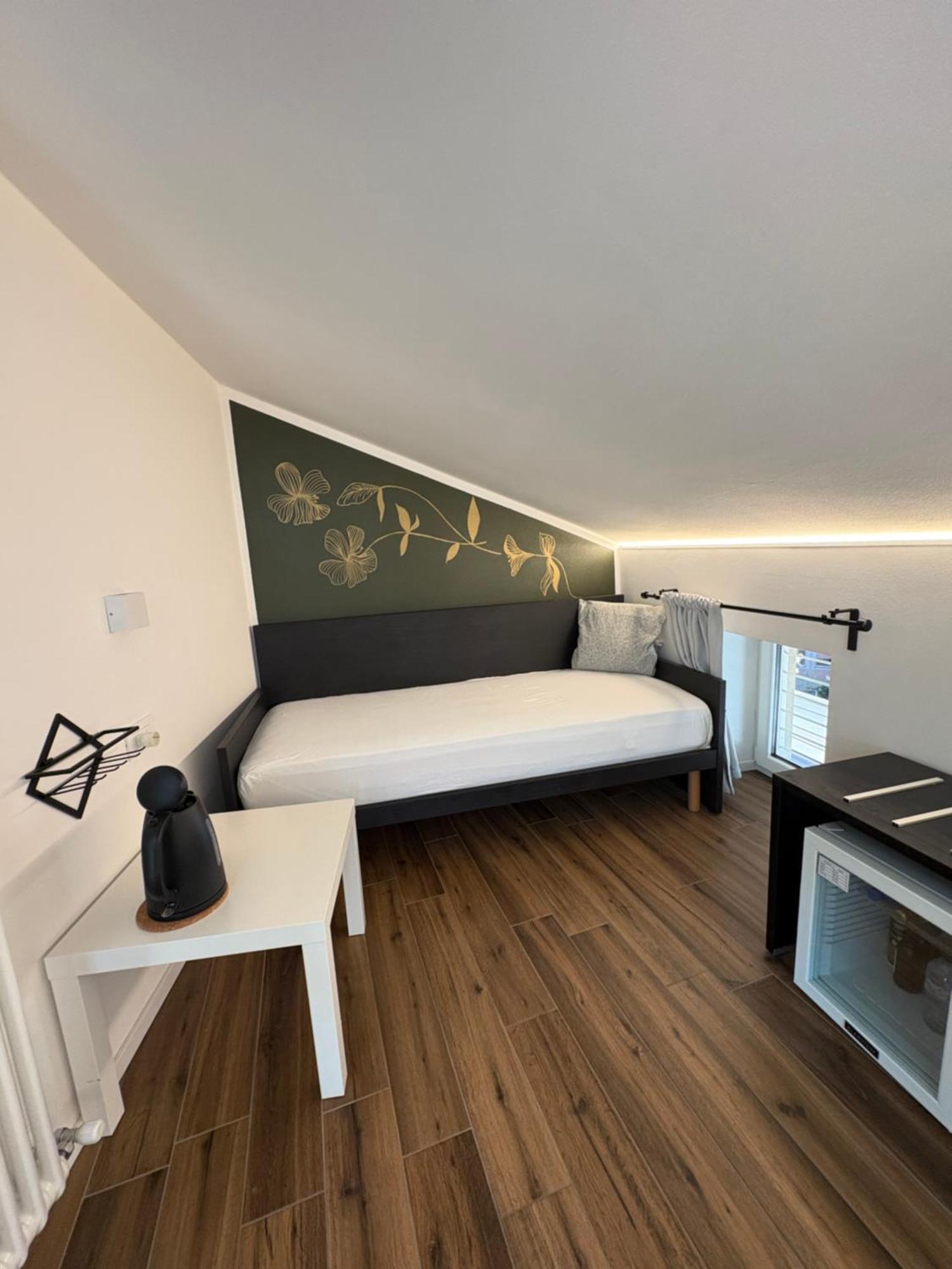 Casa Pitem Bed and Breakfast Torbole Sul Garda Rum bild
