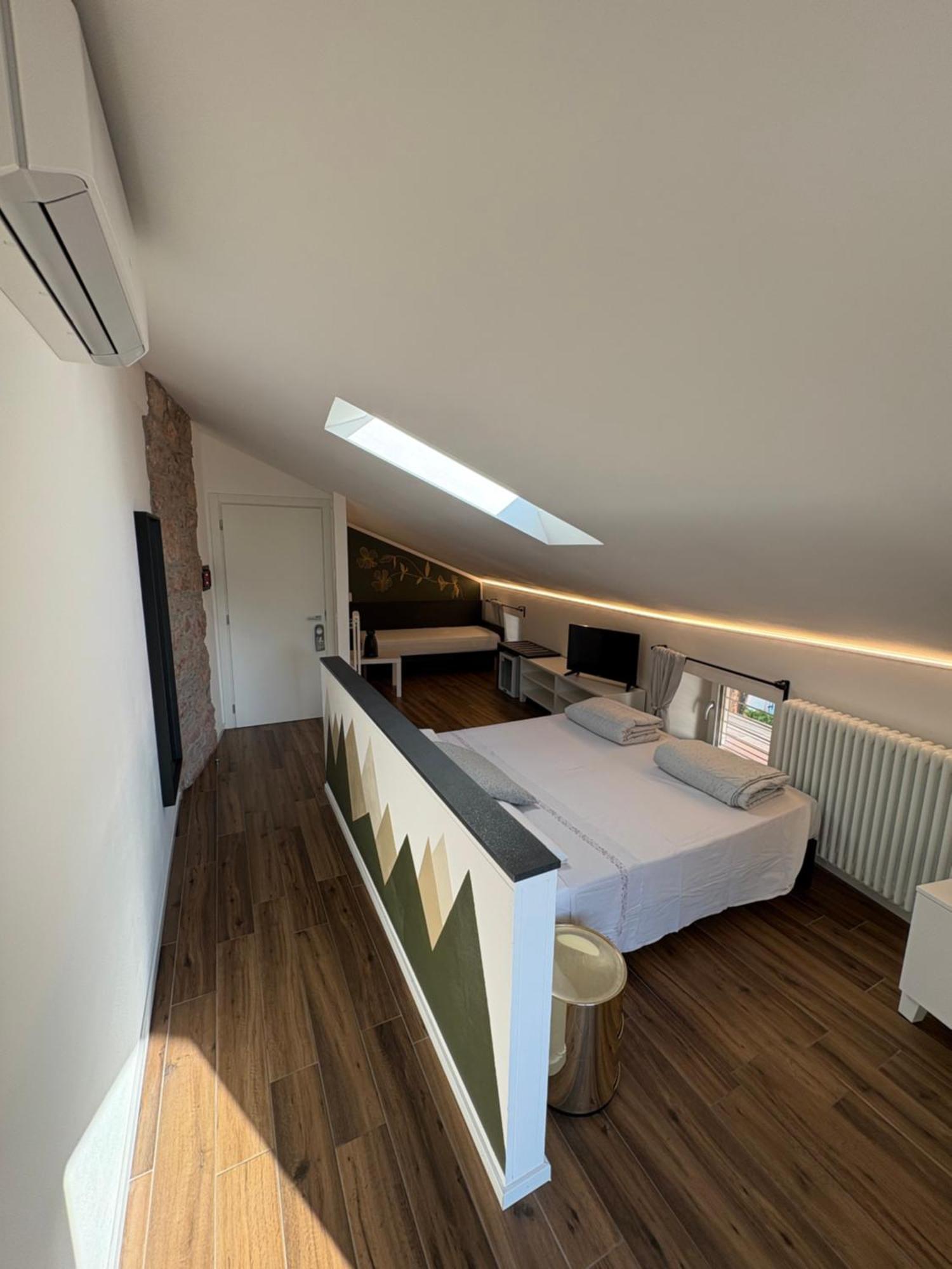 Casa Pitem Bed and Breakfast Torbole Sul Garda Rum bild