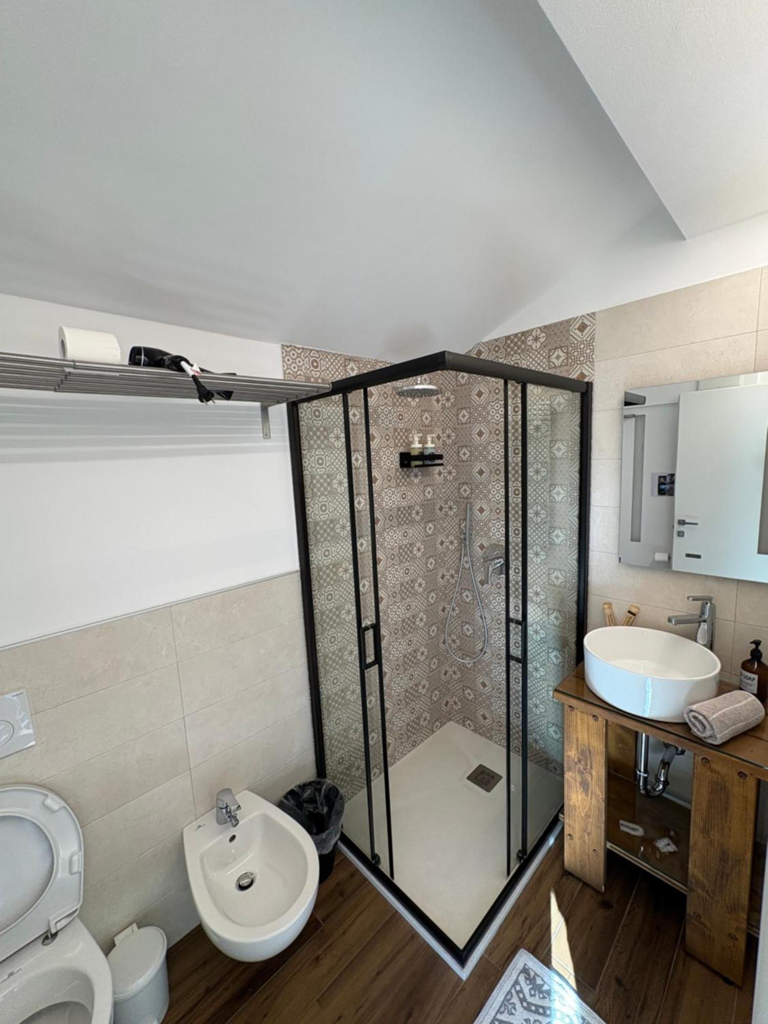 Casa Pitem Bed and Breakfast Torbole Sul Garda Rum bild
