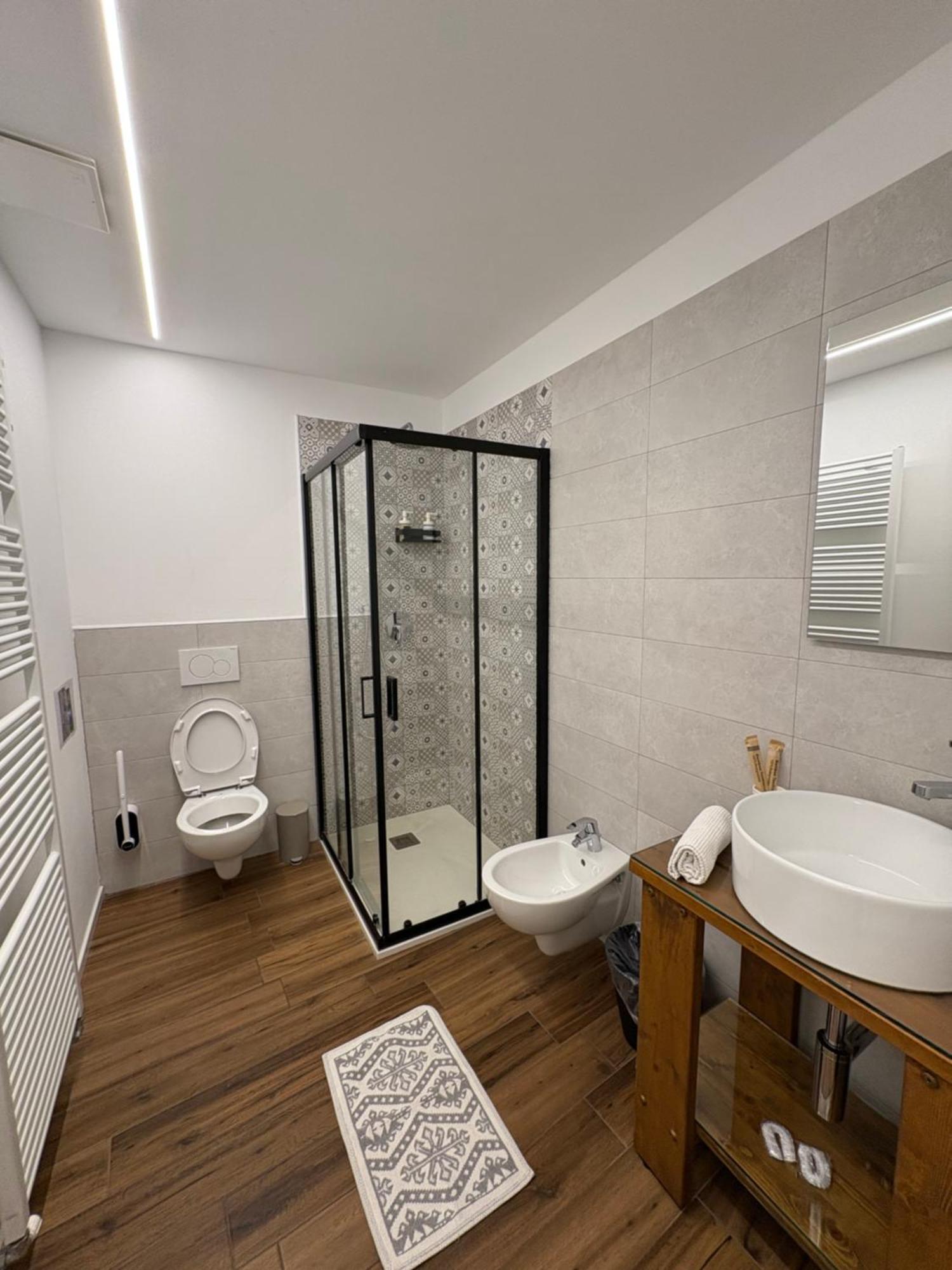 Casa Pitem Bed and Breakfast Torbole Sul Garda Rum bild