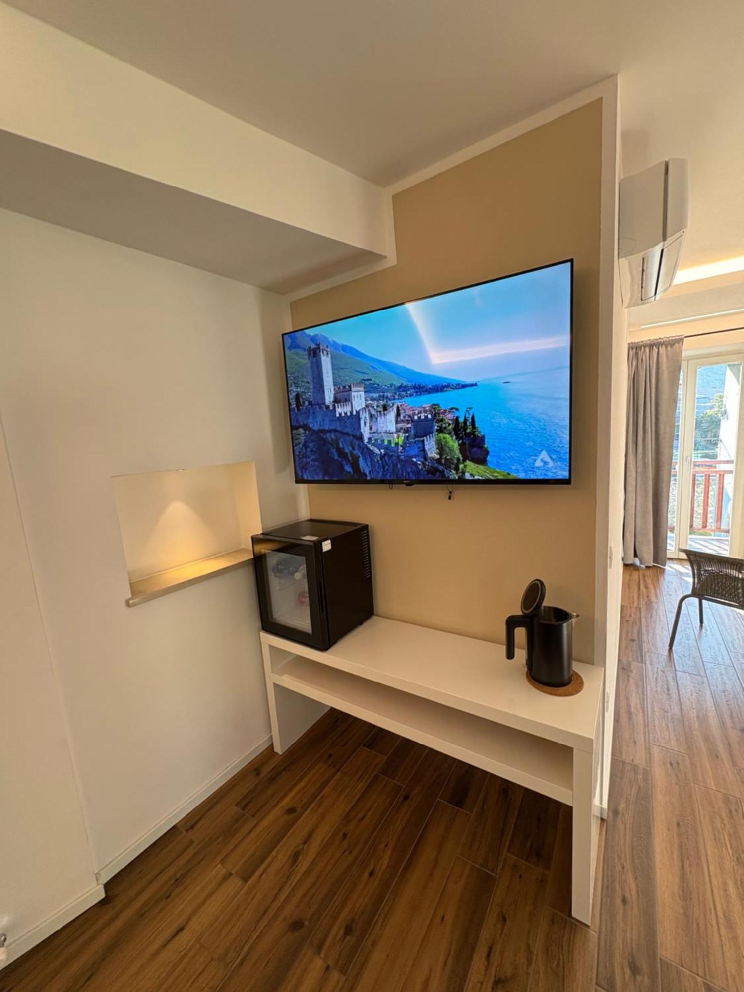 Casa Pitem Bed and Breakfast Torbole Sul Garda Rum bild